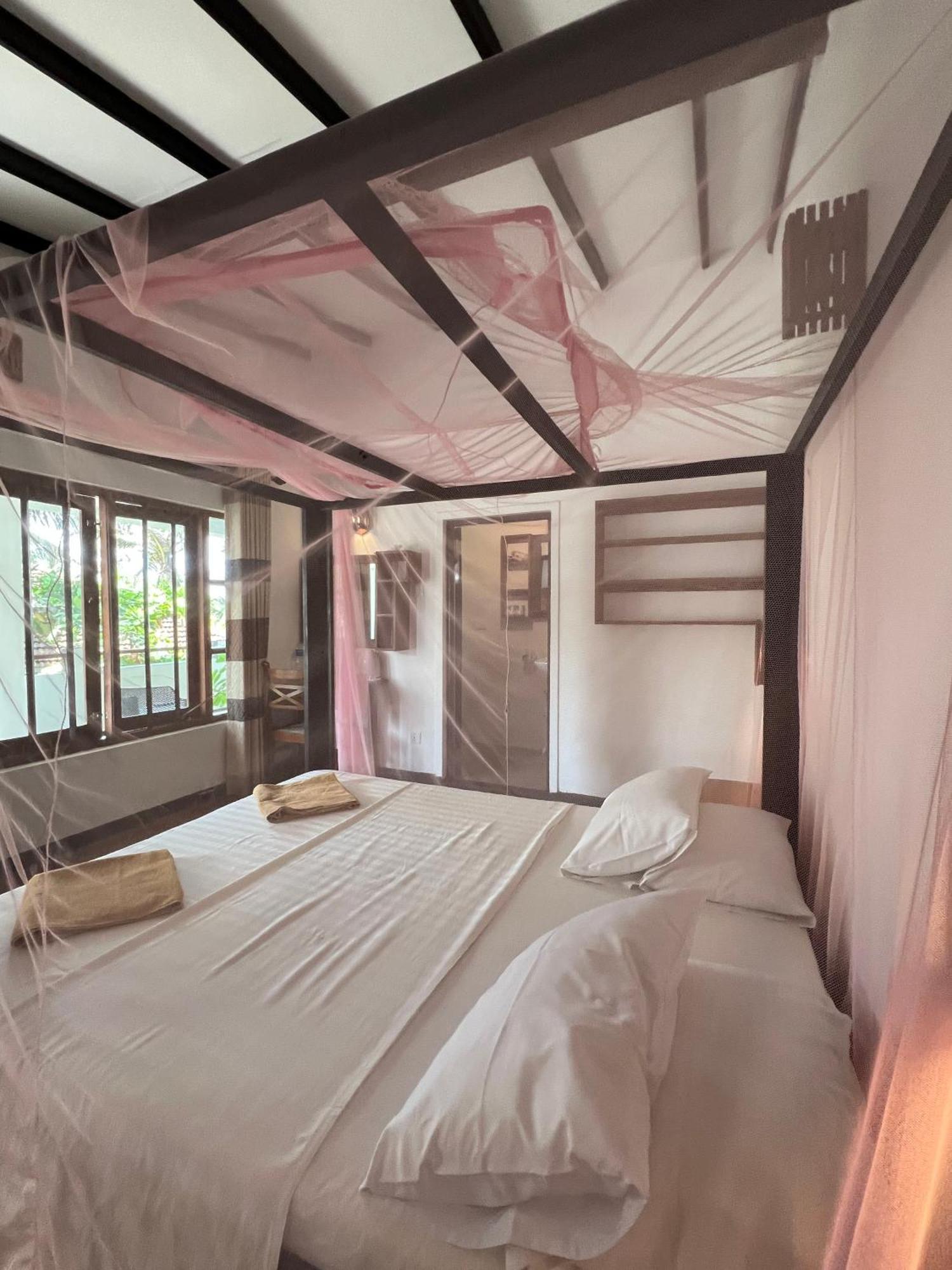 Bed and Breakfast Sailors' Bay à Hikkaduwa Extérieur photo