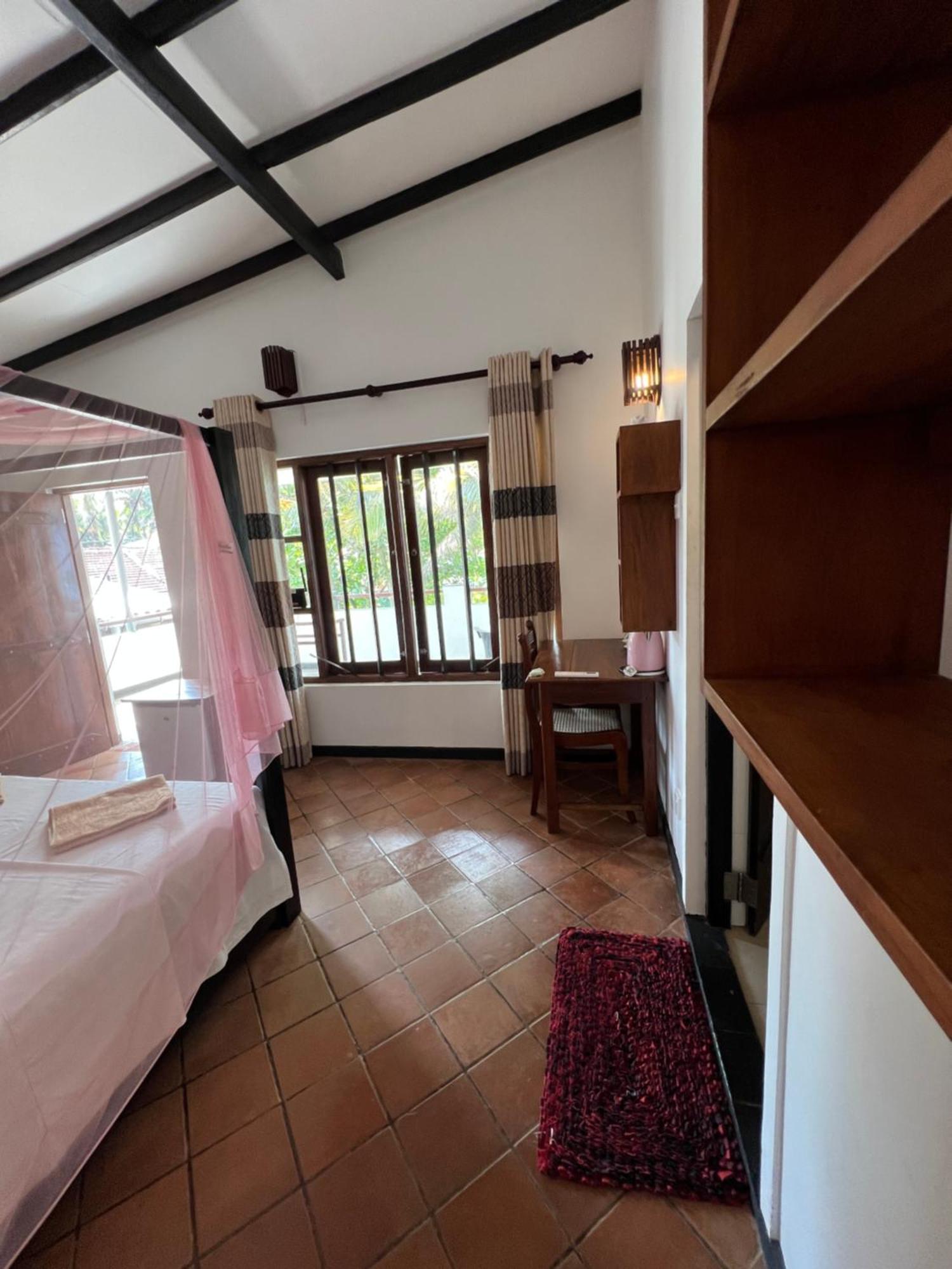 Bed and Breakfast Sailors' Bay à Hikkaduwa Extérieur photo