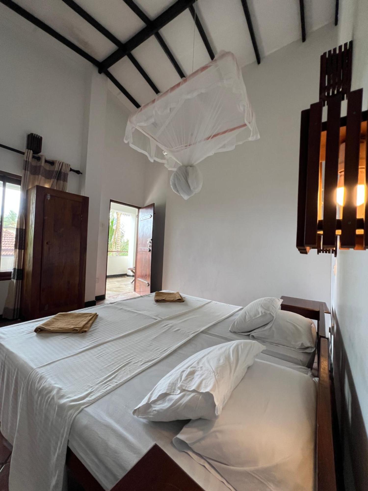 Bed and Breakfast Sailors' Bay à Hikkaduwa Extérieur photo